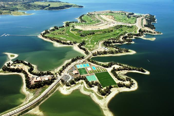 Foto del campo de golf Isla Valdecañas Golf en El Gordo. Cáceres